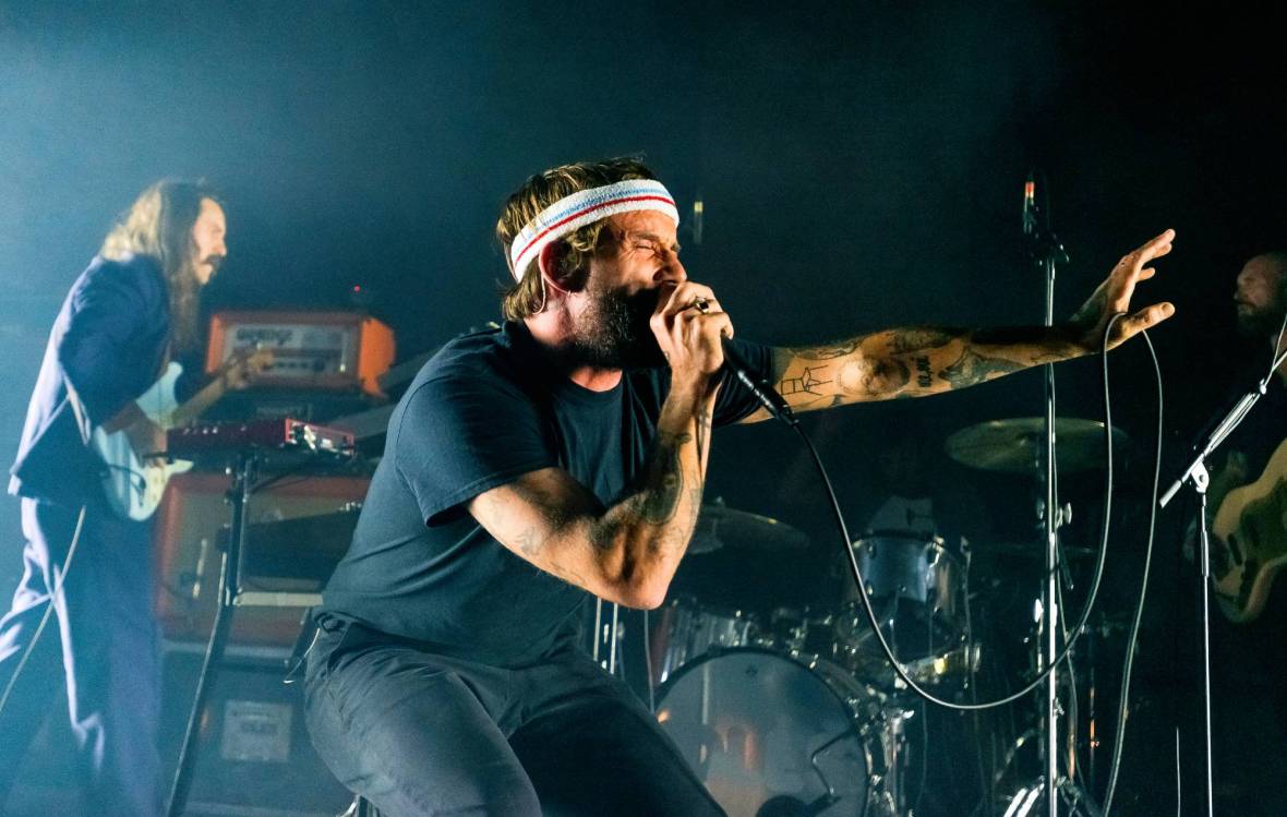 Idles Anuncia Nuevo Álbum «Tangk» con la Colaboración de LCD Soundsystem y&nbsp;Más