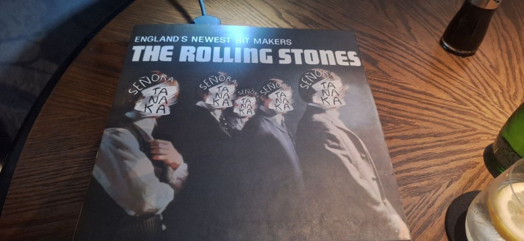 Señora Tanaka es "el" lugar para ir a comer o cenar con amigos o tu date, desenfadado, rebelde y muy sabroso. 