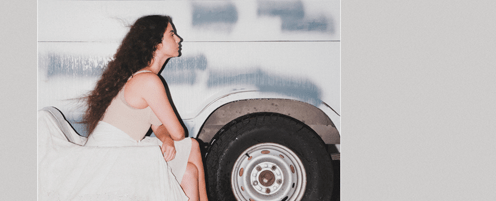 Silvana Estrada le dedica flores al desamor, en su nueva&nbsp;canción.