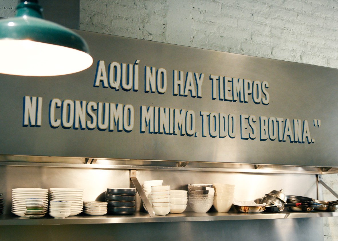 Una mesa entre fronteras: Loose Blues propone comer, mirar y escuchar la&nbsp;memoria